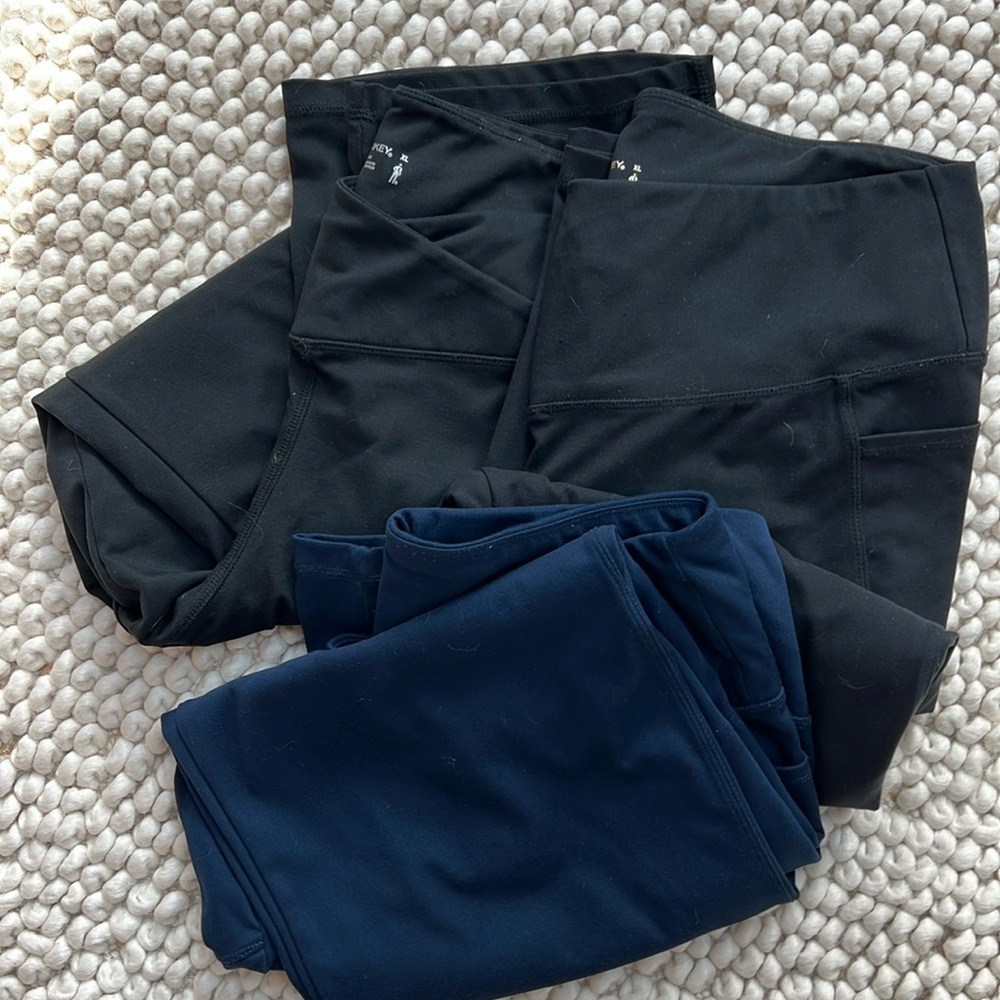 Jockey Capri and full straight leg 3 pair yoga pants Xl 2 black 1 blue